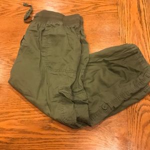 Women’s roll up capris